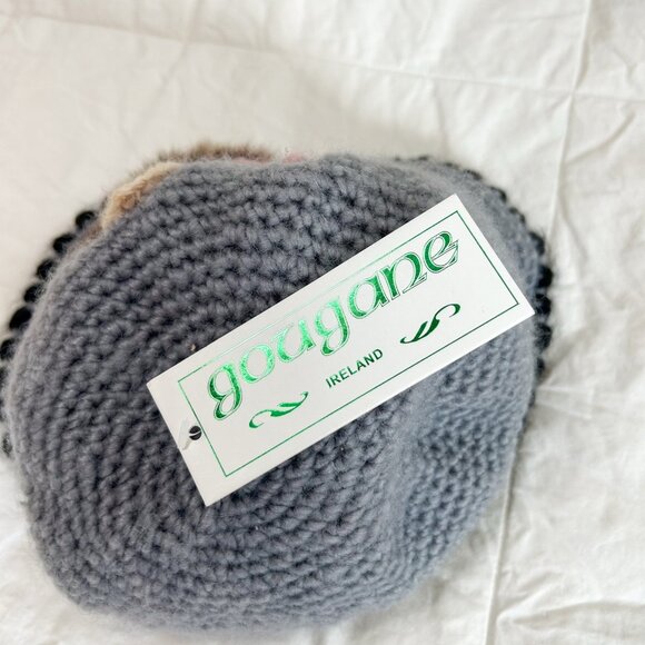 NWT Gougane Ireland Gray Crochet Knit Floral Warm Winter Cloch Womens Hat - Picture 4 of 4